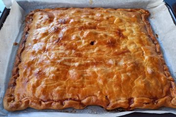 Nunca el diablo hizo empanada de que no quisiese comer la mejor parte.