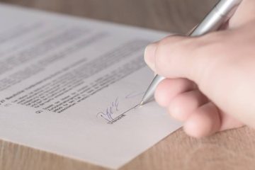 Por la firma se conoce al que firma.