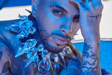 Por más que se desmiente cada cual, siempre vuelve al natural.