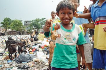 ¿Quiénes van a la botica? Por cada persona pobre, tres ricas.